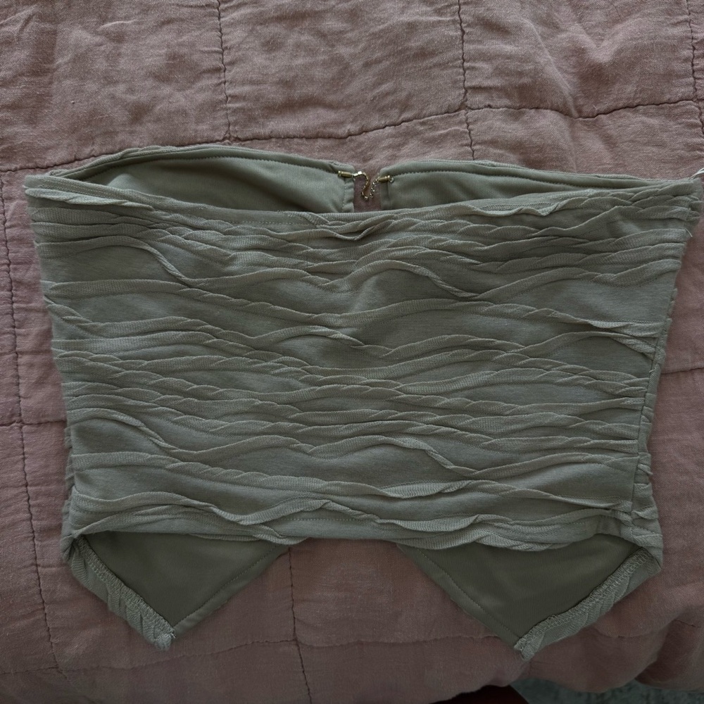 Superdown Top - Picture 4 of 4